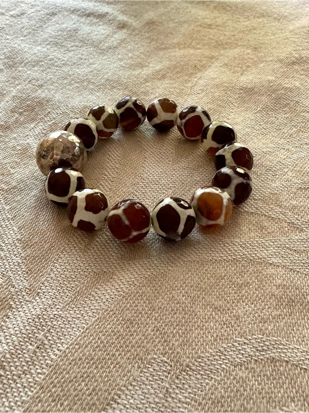 Chunky Agate-Look Faceted Bead Stretch Bracelet Hammered Silver Tone Boho - Picture 7 of 8
